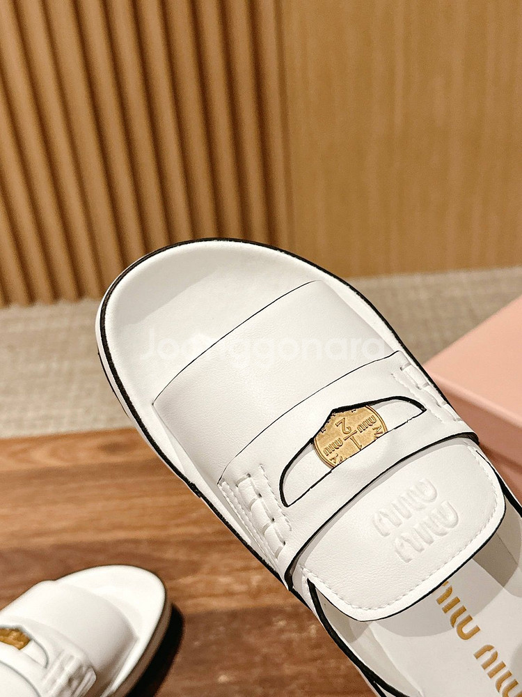 2025년 신모델 Miumiu 미우미우 코인샌들--4
