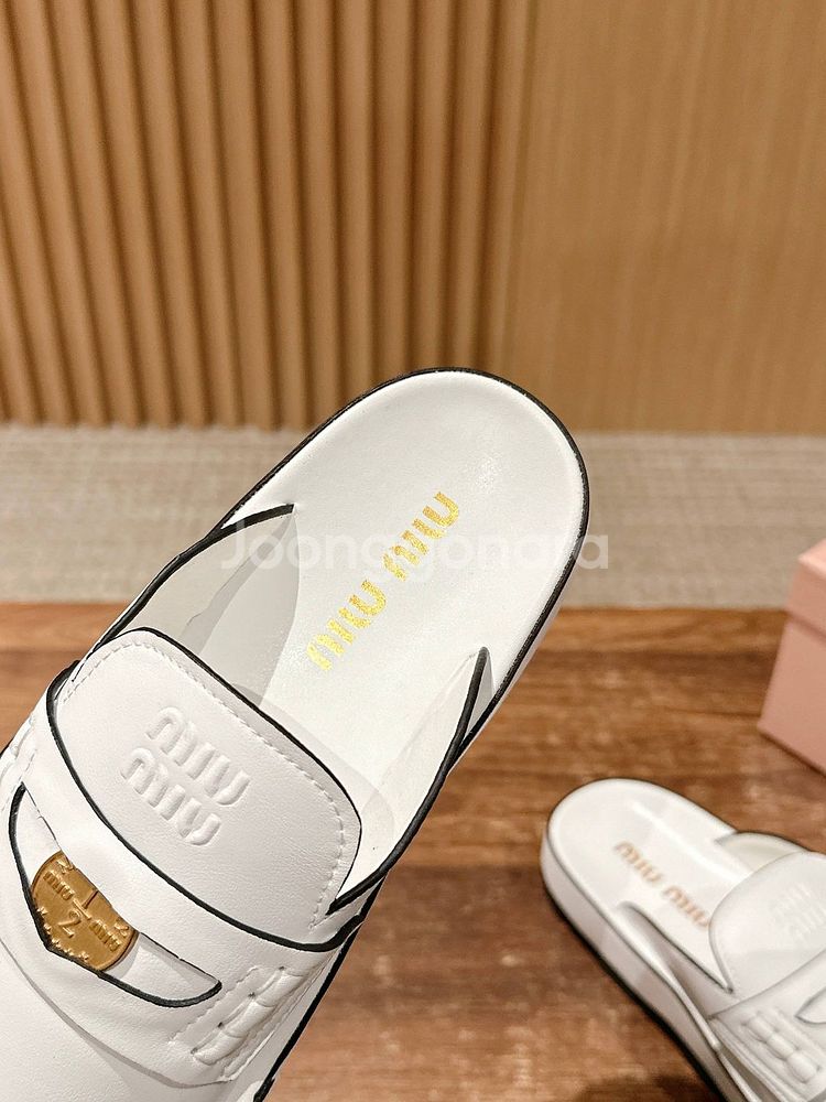 2025년 신모델 Miumiu 미우미우 코인샌들--3