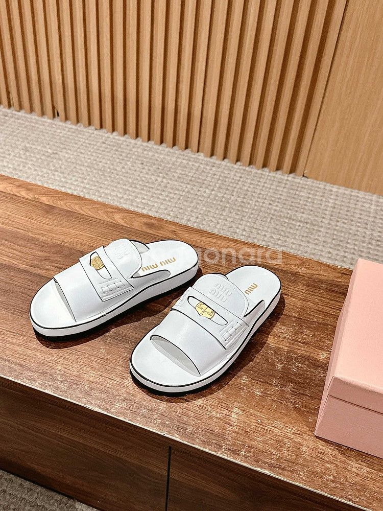 2025년 신모델 Miumiu 미우미우 코인샌들--7