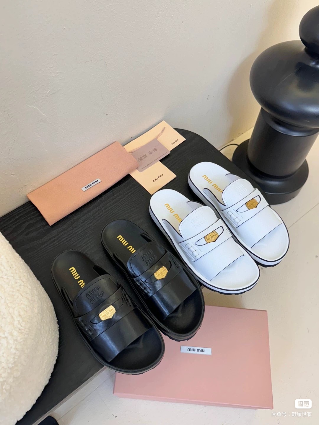 2025년 신모델 Miumiu 미우미우 코인샌들