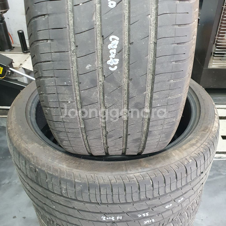 255 40 20 2554020굿이어 이글f1한대분--3