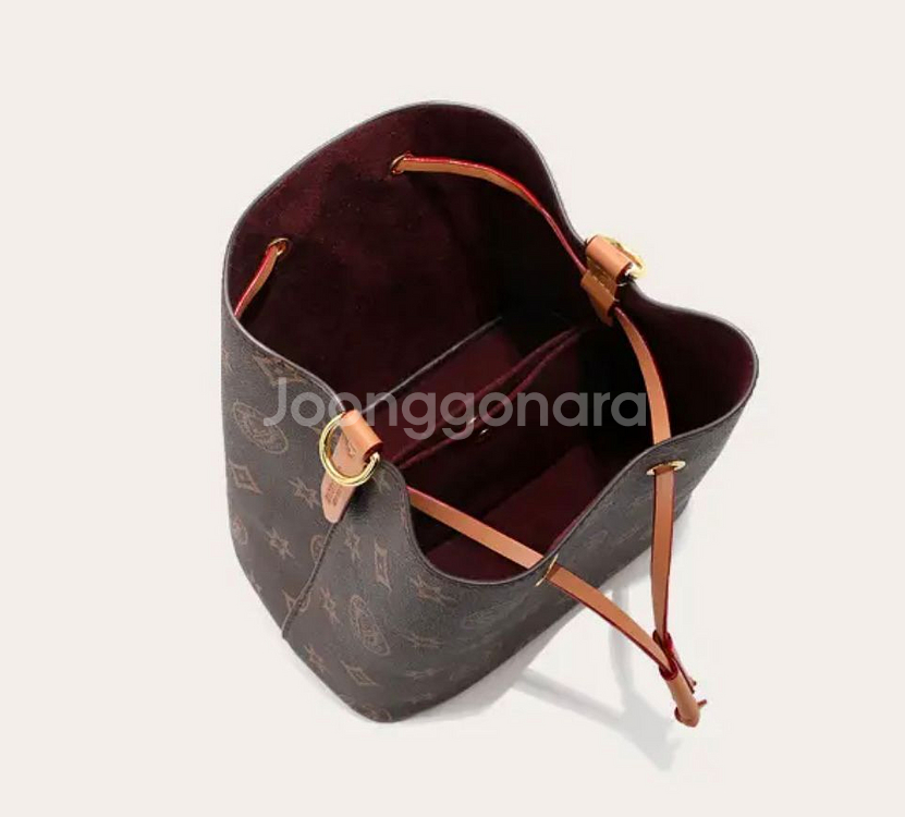 정품 발렌티노 올란디 버킥백 새상품--3