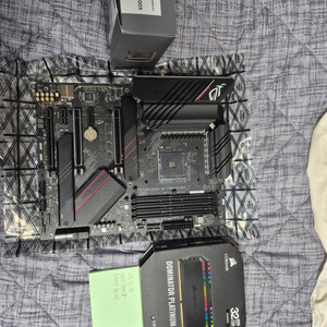 5600x 스트릭스b550xe 도미램
