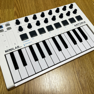 아투리아 미니랩 mk2 미디건반(풀박스) 판매합니다!