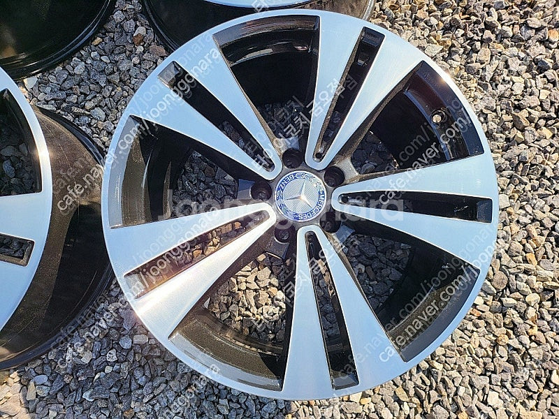 19인치 벤츠 CLS350 건메탈폴리쉬 순정휠 1대분--0