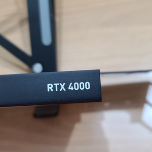 엔비디아 쿼드로 RTX4000 팝니다.