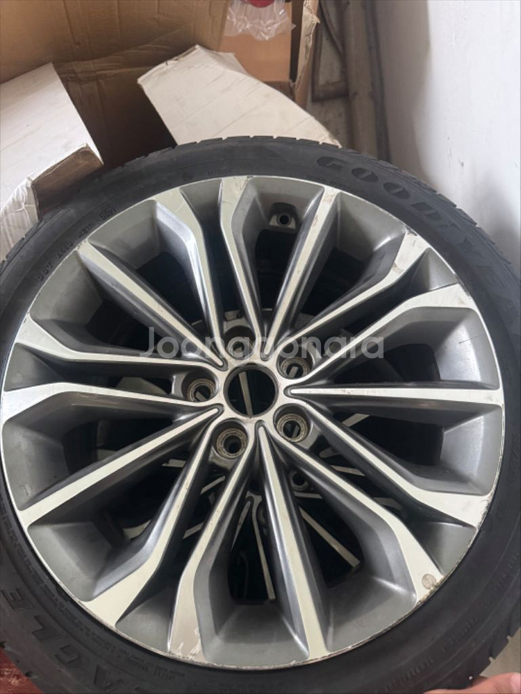 제네시스dh 18인치 휠 타이어 4짝 세트 판매합니다--5