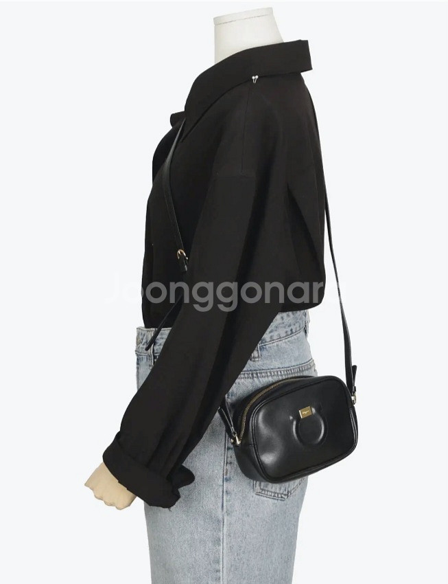 (새상품)페레가모 미니 씨티카메라백/선물가능/수납력좋음--5
