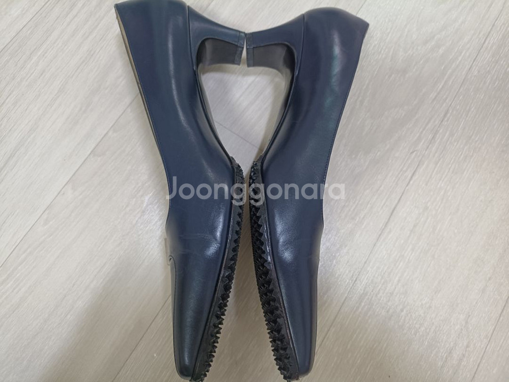 페레가모 //정품 낮은정장구두 7C(240)/거의새제품--3