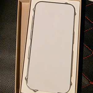 아이폰15프로 128gb 화이트 팝니다.