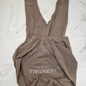 에센셜 하베스트 후드 셋업