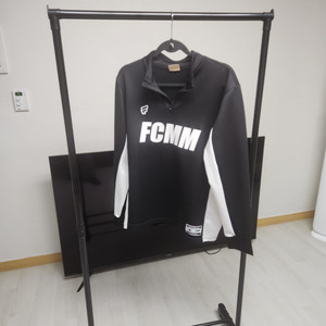 FCMM 블랙 하프넥 XL