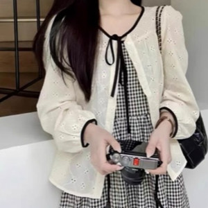 배색 리본 블라우스