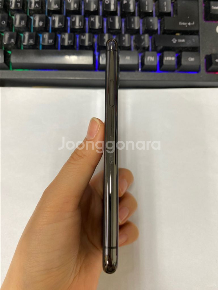 아이폰11프로 그래파이트 AA급 256G 배터리100%--3