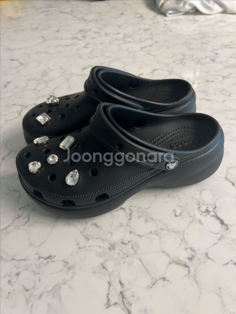 크록스 클래식 클로그 우먼--0
