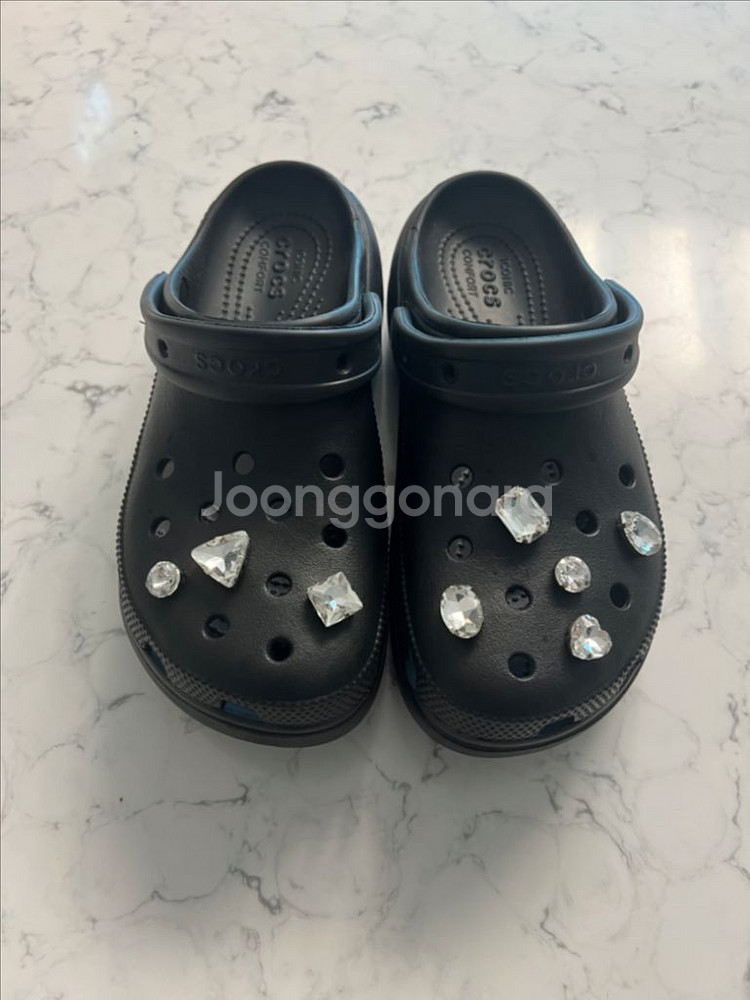 크록스 클래식 클로그 우먼--1