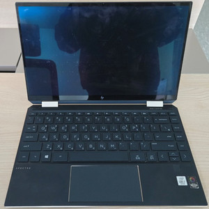 HP Spectre x360 13-aw0215TU