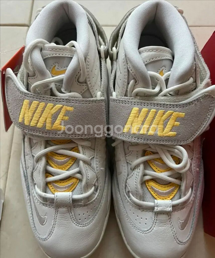 나이키 에어 어저스트 포스 시트론 펄스 앤 특별(W)2--0