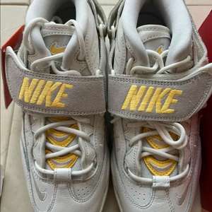 나이키 에어 어저스트 포스 시트론 펄스 앤 특별(W)2