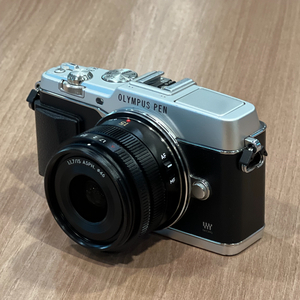 올림푸스 E-P5 마이크로포서드 미러리스