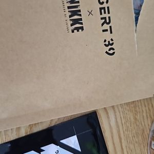 니케 메프바 아크릴, 레후 포카 교환합니다