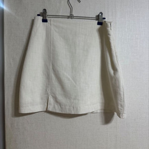 화이트 스커트