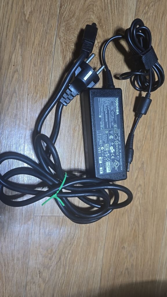 정품도시바 노트북 아답터 이미지