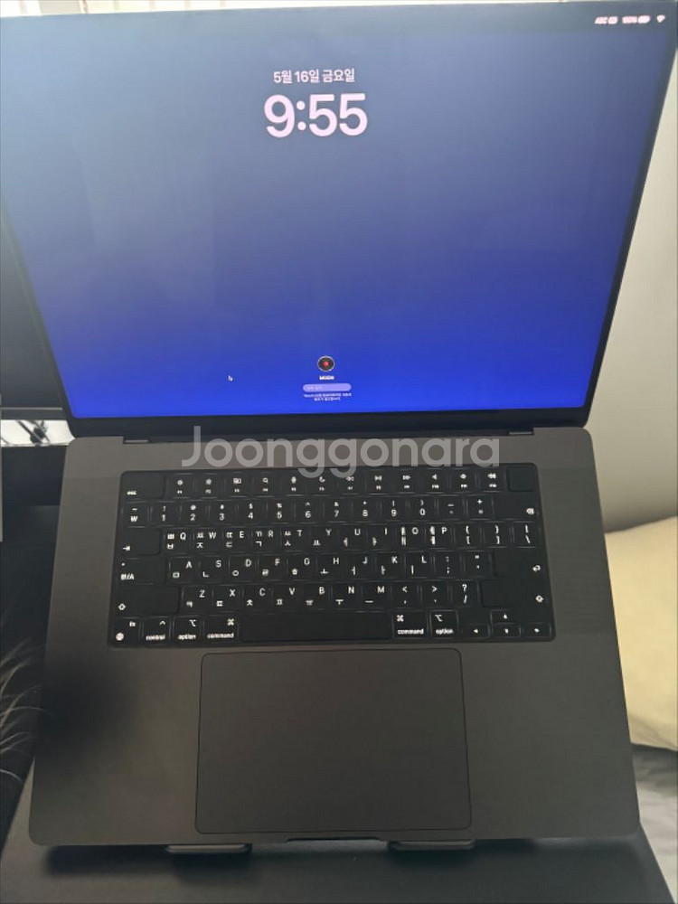 맥북프로 M3 16인치 18램 512기가--1