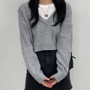 에이블리 꽈배기 브이 크롭 니트 그레이 판매