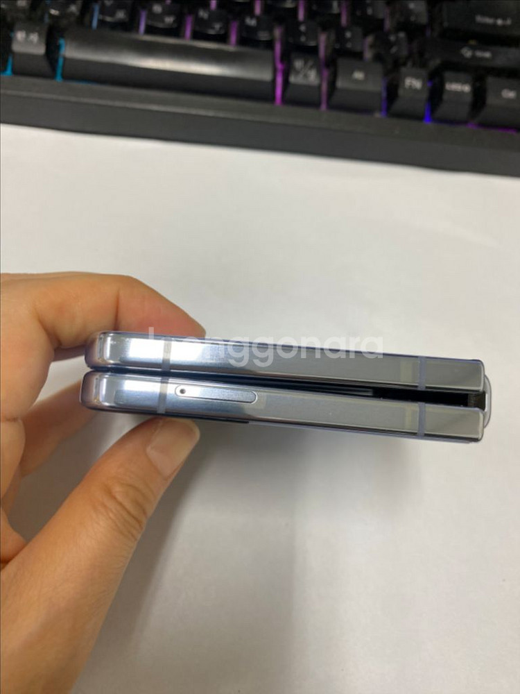 SK 갤럭시Z플립4 블루 외관깨끗 256G 무잔상급 점--6
