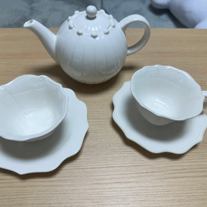 흰색 찻잔 세트