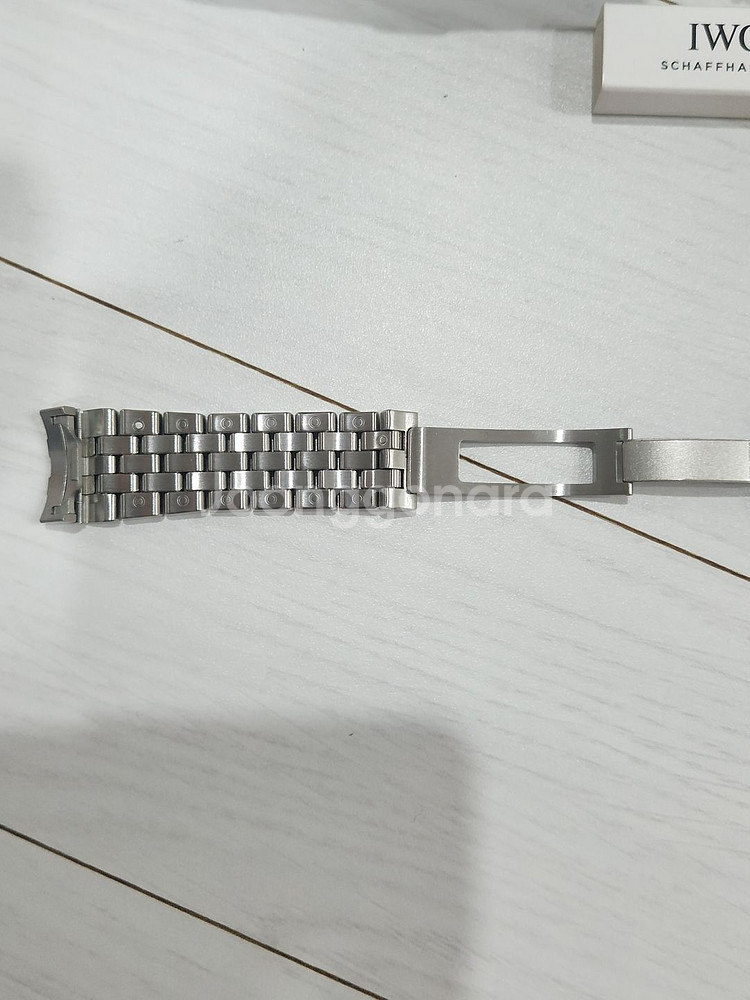 IWC 파일럿 크로노그래프 43 브레이슬릿 판매합니다.--2