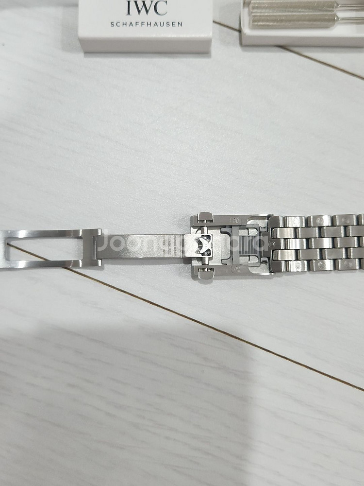 IWC 파일럿 크로노그래프 43 브레이슬릿 판매합니다.--6