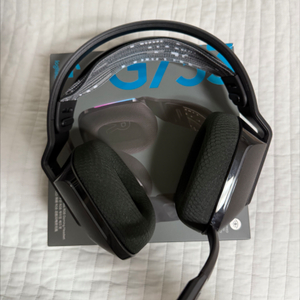 로지텍 G733 게이밍 헤드셋 (a급)