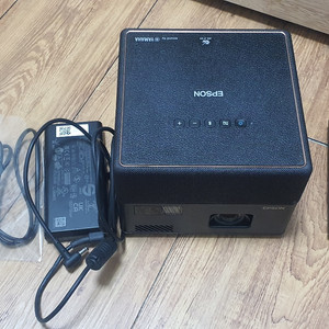 Epson EF-12 프로젝터 판매합니다