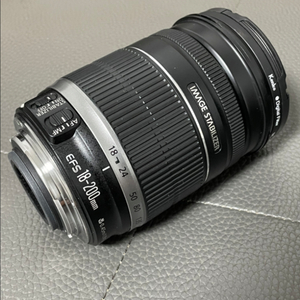 캐논 EF-S 18-200mm is