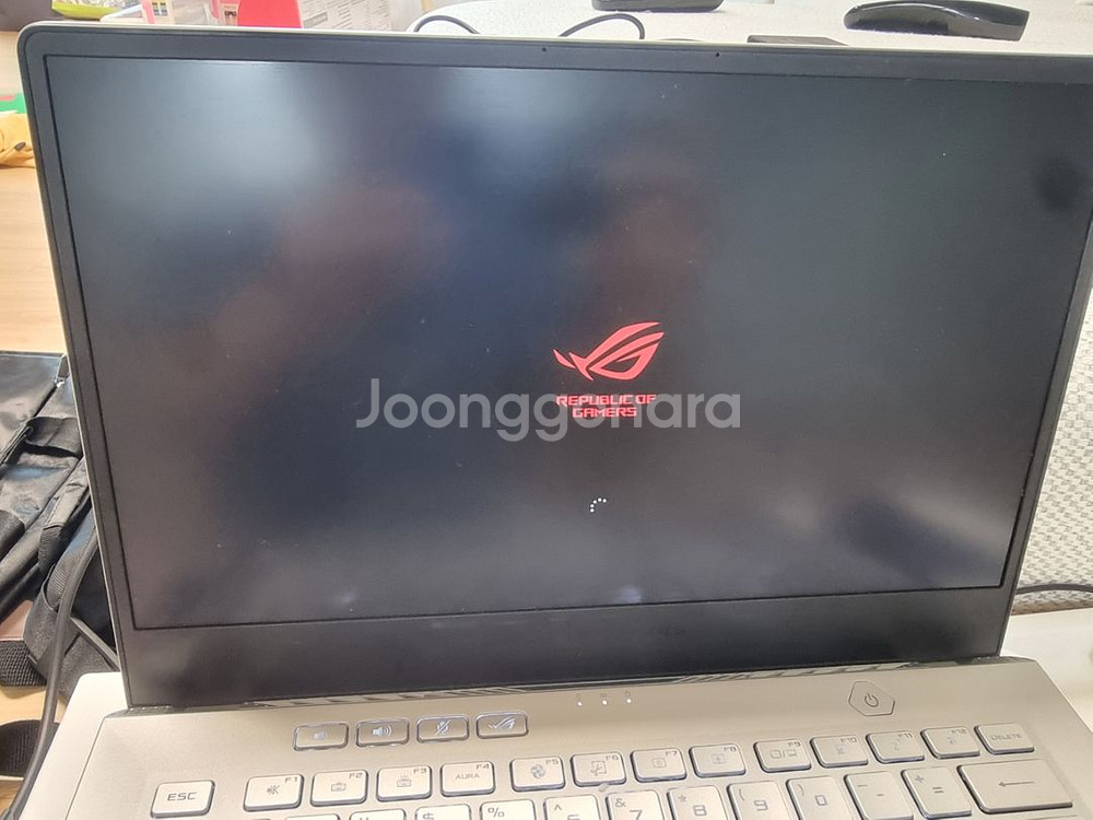 에이수스 게이밍 노트북 화이트 ASUS ROG제피러스--2