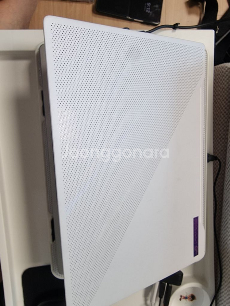 에이수스 게이밍 노트북 화이트 ASUS ROG제피러스--3