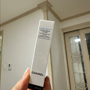 샤넬 이드리 뷰티 마이크로 세럼 레브르 팝니다