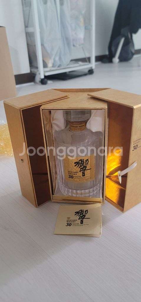 히비키 30년 골드 칸논비라키 공병--1