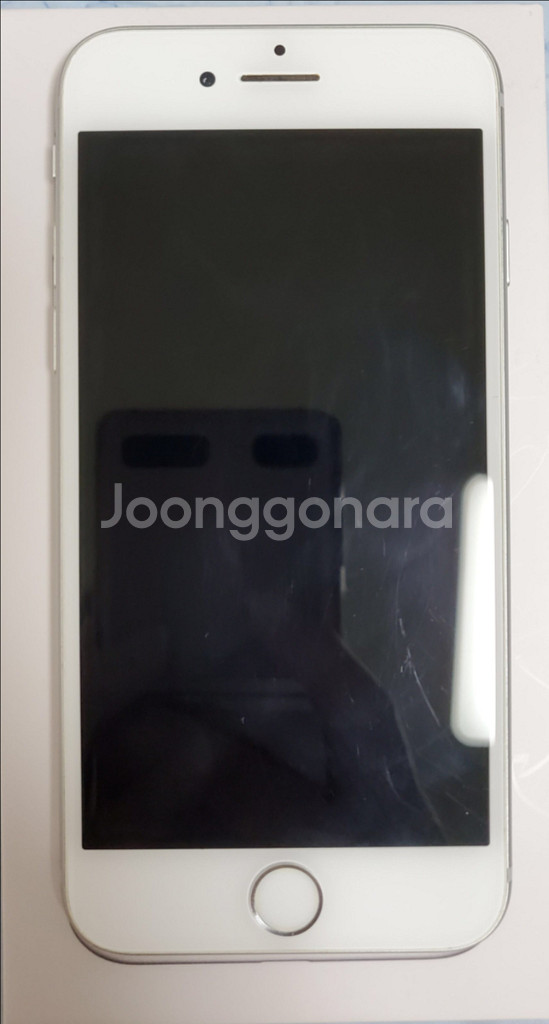 아이폰8 64기가 실버색상 +A급 판매합니다--9