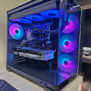 라이젠9800x3d 램32g 1테라 5070ti 수냉!