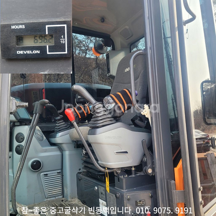 두산 DX60R 23년식 696시간 소선회 02 굴삭기--7