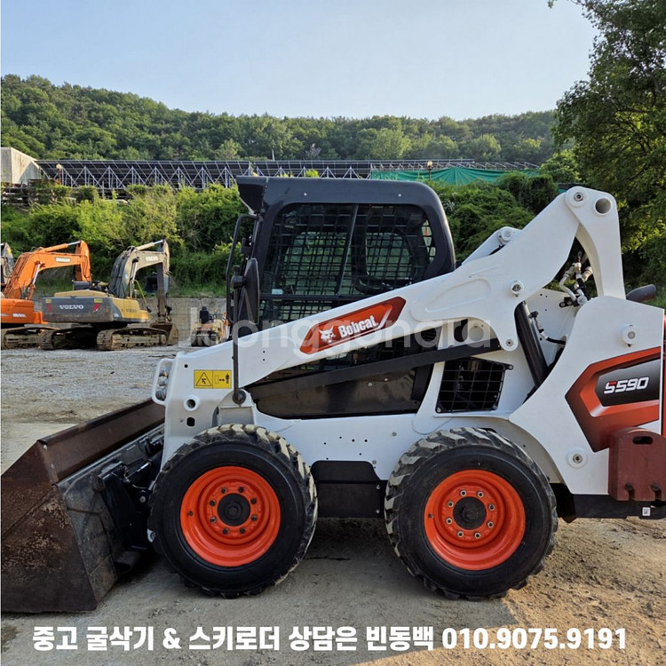 밥캣 S590 스키로더 23년식 58시간 스키드로더--5