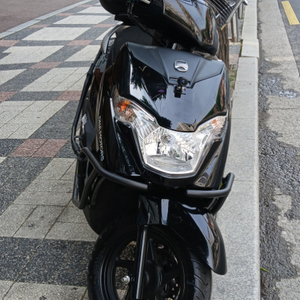 DNA VX125 스쿠터 2025년식 새차 같은 중고
