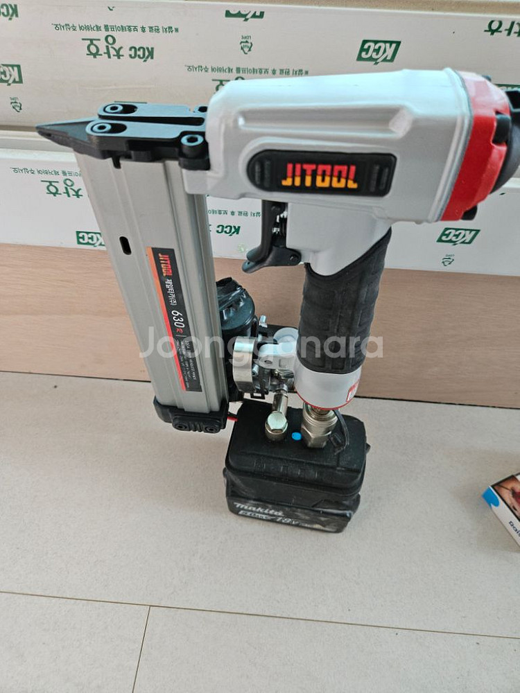 디월트 무선콤프 타카--0