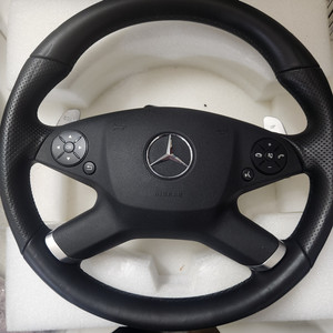 벤츠 w212 e63amg 핸들. 벤츠 핸들.