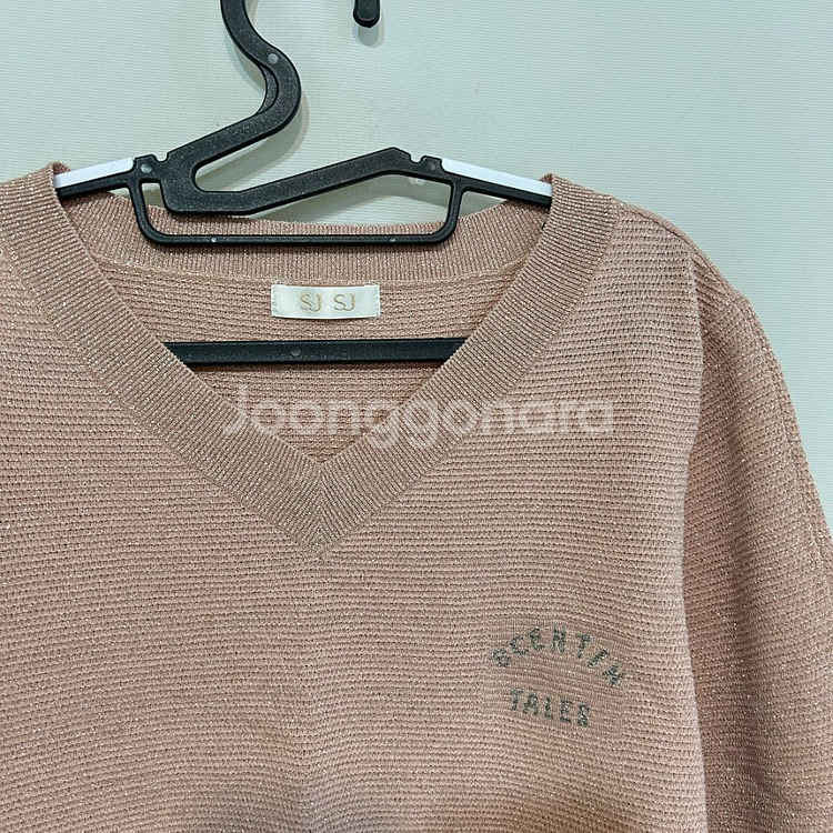 한섬 SJSJ 2022 브이넥 글리터 니트 탑 F--1