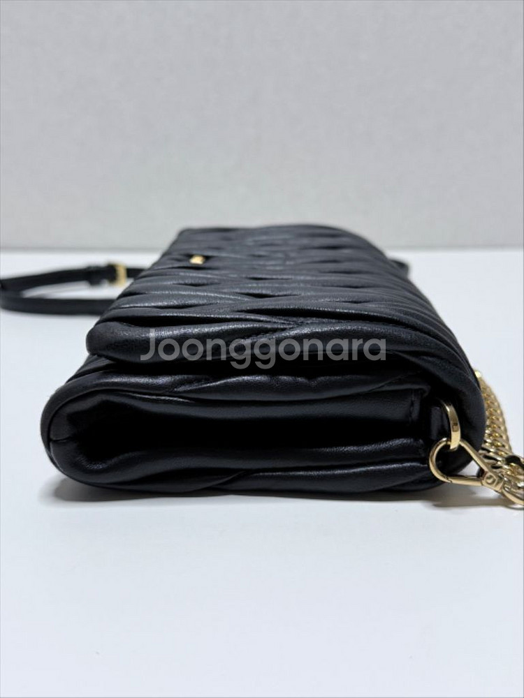 미우미우 마틀라세 퀼팅 플랩 체인 숄더백--3