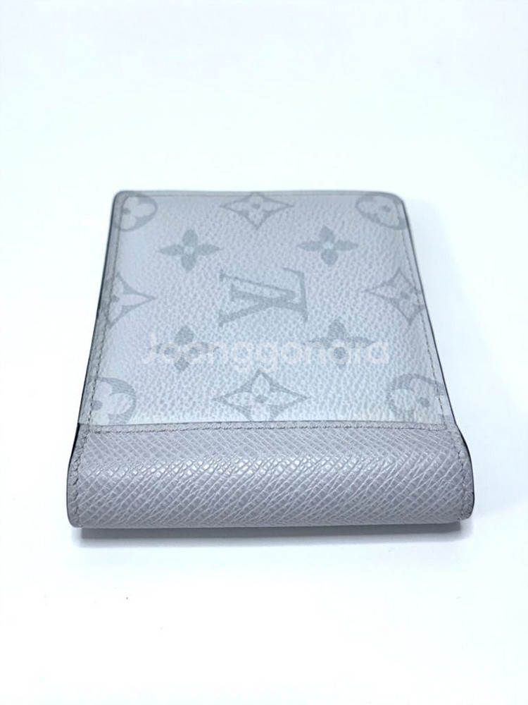 (백화점)루이비통 안타르티카 모노그램 반지갑 화이트--2